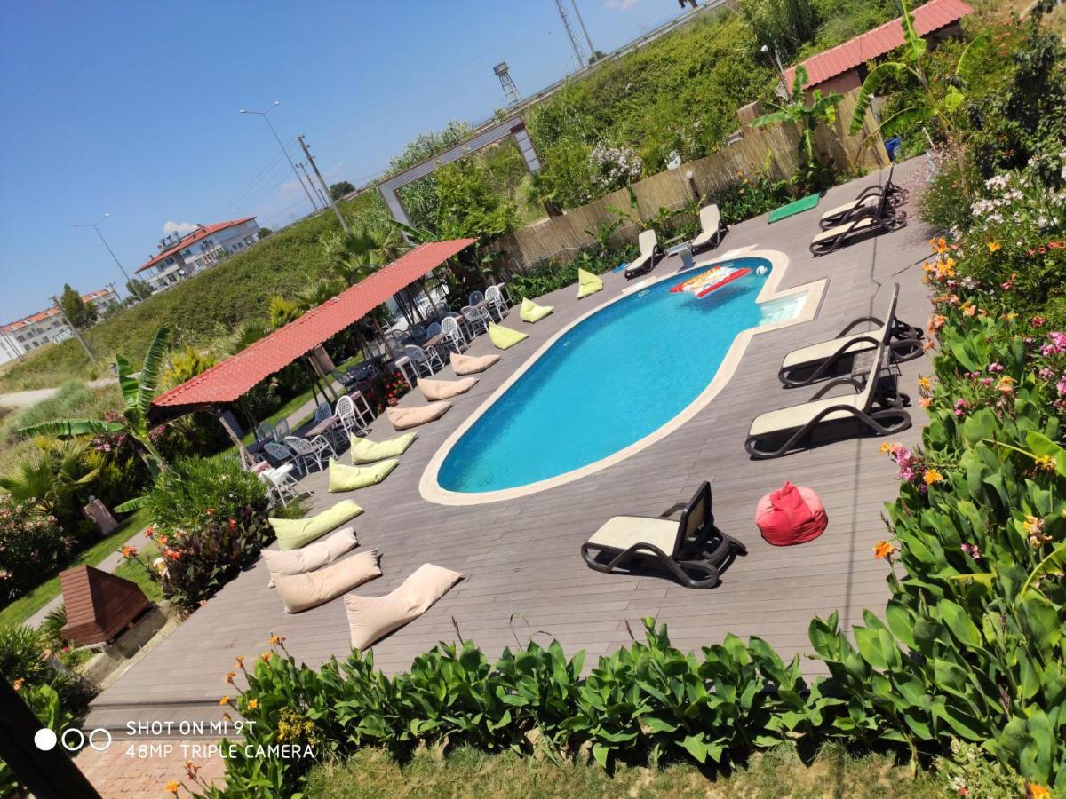Nostalgia World Pension Hotel Kızılot Bagian luar foto
